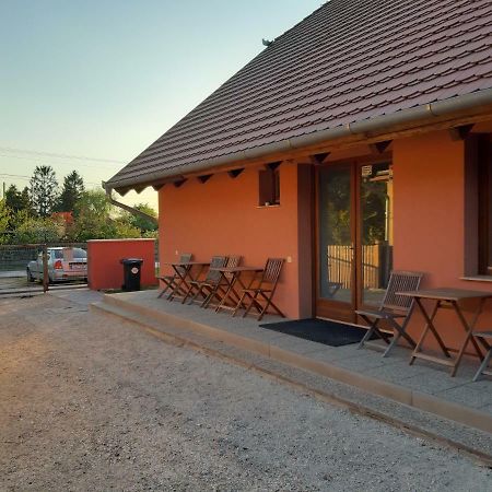 Napos Vendeghaz Hotel เยอร์ ภายนอก รูปภาพ